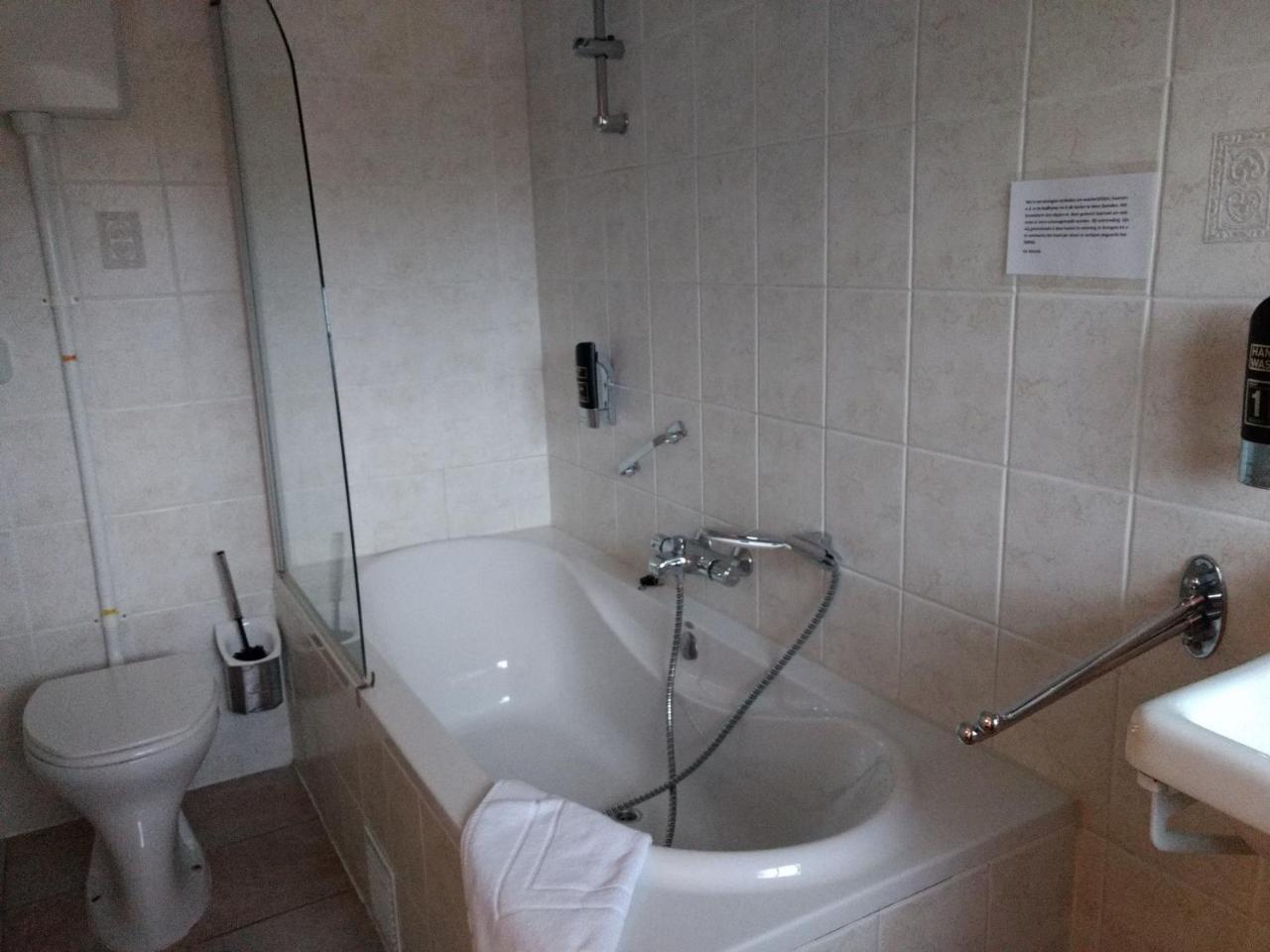 B&B-Hotel De Joremeinshoeve Kaatsheuvel ภายนอก รูปภาพ